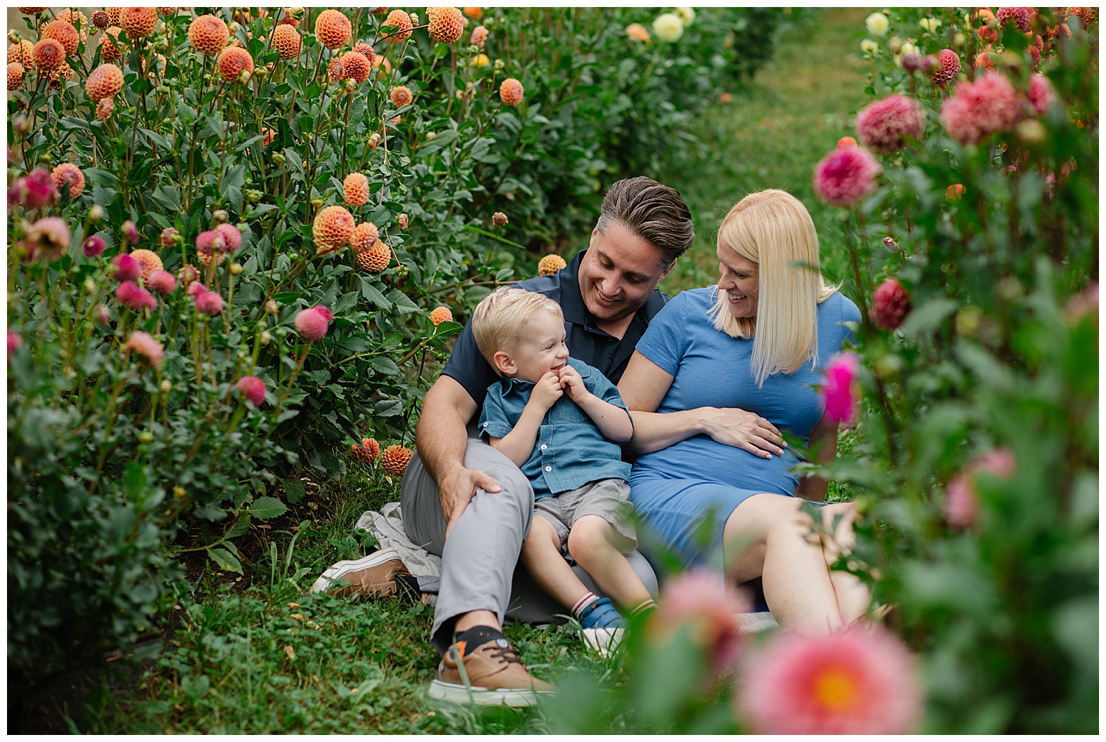 Seasonal Mini Sessions | Flower Farm Fun - Image 15